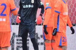 步行者前锋华拉迪强势回归场均+得分-迪雯门将状态神勇，多次扑救关键时刻
