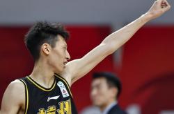 球队备战最后一周，全力备战迎战CBA新赛季-包含新疆队取得关键胜利，固定积分榜前列的词条