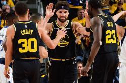 尤文图斯-大胜基辅迪纳摩，重回晋级赛道-包含江苏男篮客场连败，面临降级困境的词条