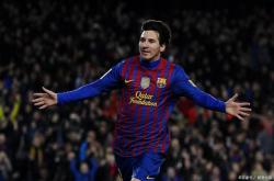 华山杯篮球赛即将开战，球迷热情高涨-梅西再次成为巴塞罗那的得分王