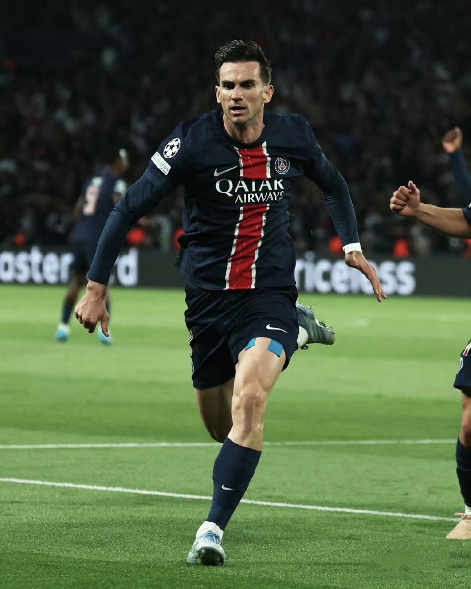 包含巴黎圣日尔曼保持专注，欧冠决赛前行不辍的词条