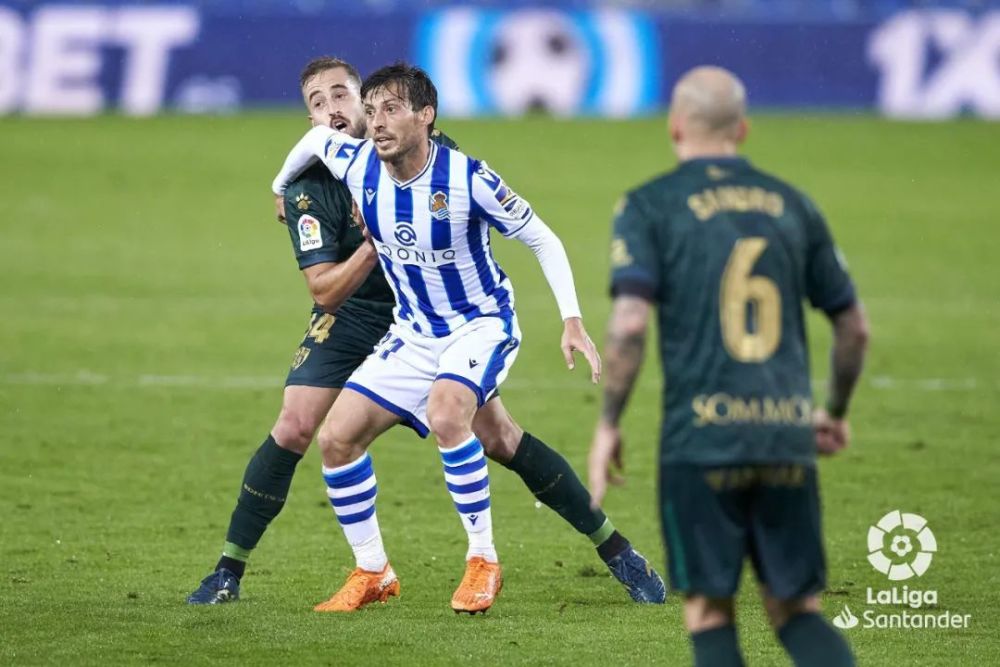 慕尼黑傲娇大胜,领跑积分榜 慕尼黑傲娇大胜,领跑积分榜